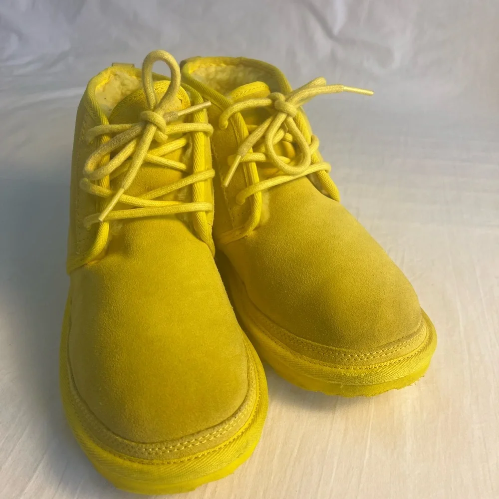 Pre Owned UGG Neumel II Big Kids Boots - Canary Yellow (Size US 4)